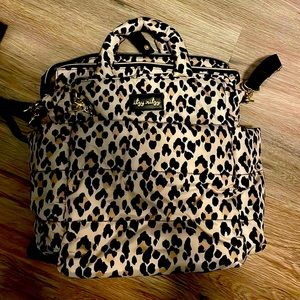 Itzy Ritzy Leopard convertible bag. New without tags